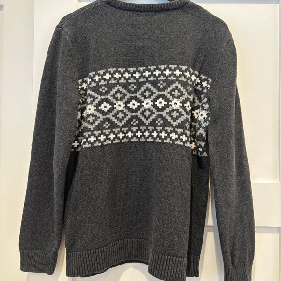 Cozy GAP Winter Sweater - Picture 2 of 3